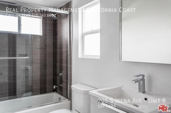 Building Photo - 205 S Irena Ave