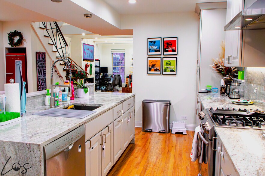 Building Photo - 1023 N Winchester Ave