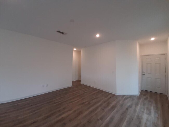 Building Photo - 23410 Chiasso St