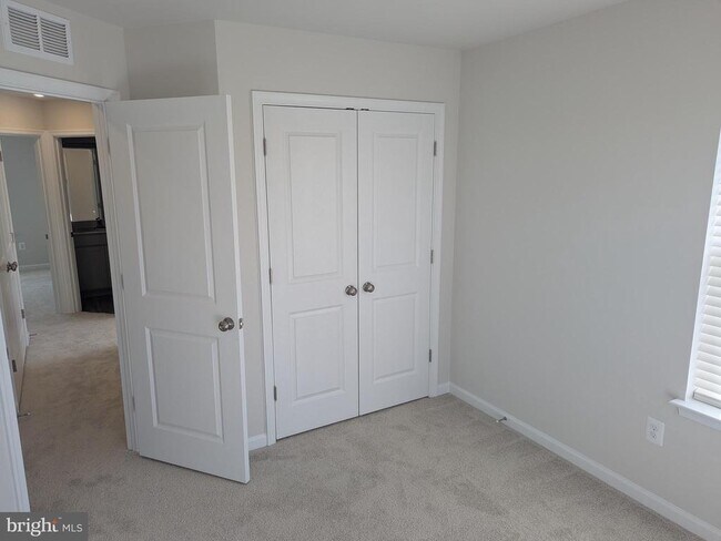 Building Photo - 294 Watercourse Dr