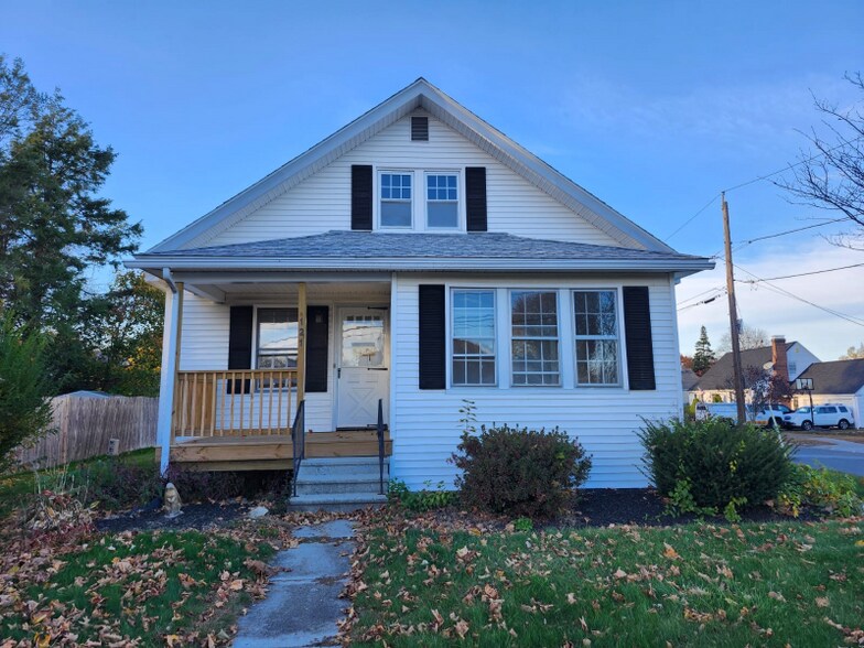 Primary Photo - 121 Clark St