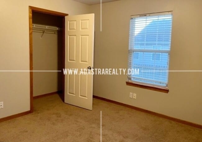 Building Photo - Very Nice Ranch Home in Gardner-Available in MAY!!