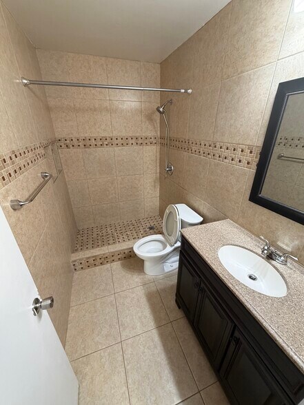 Building Photo - 5624 Struthers Ct