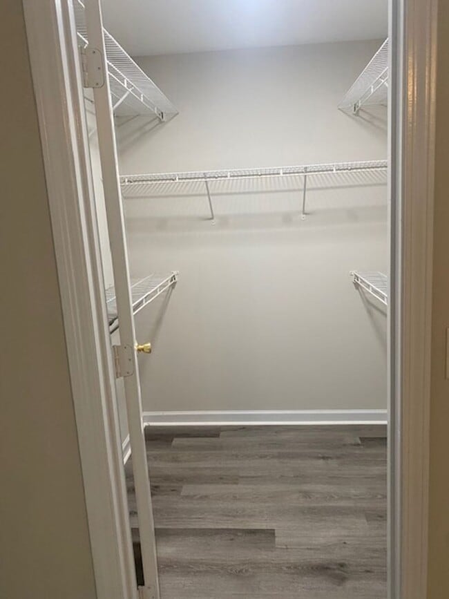 Building Photo - Cute, Cute, Cute Three Bedroom