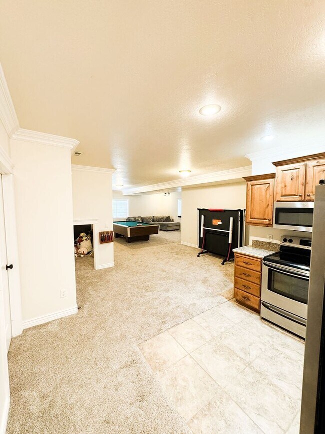 Building Photo - Beautiful Custom Home For Rent In Rexburg!