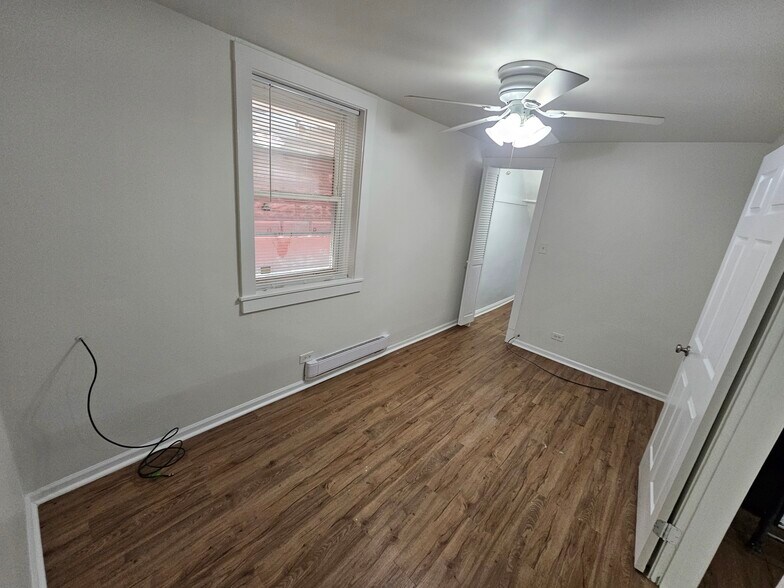 Building Photo - 2125 N Lorel Ave