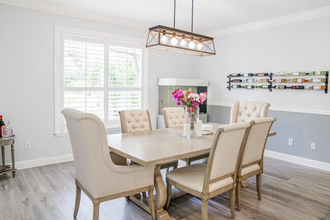 Building Photo - 2877 SW Venice Ct