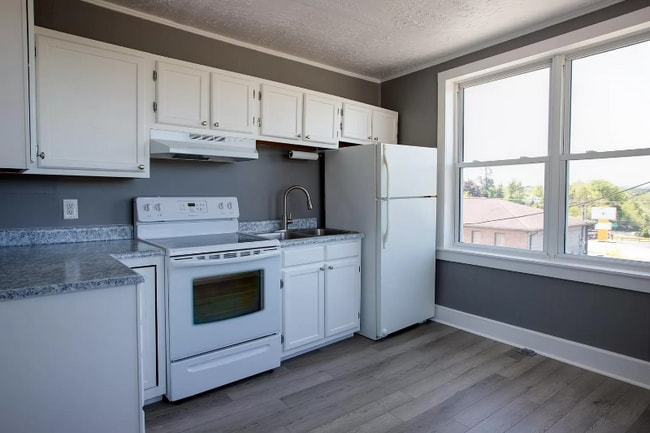 Building Photo - 3581 Robert C Byrd Dr