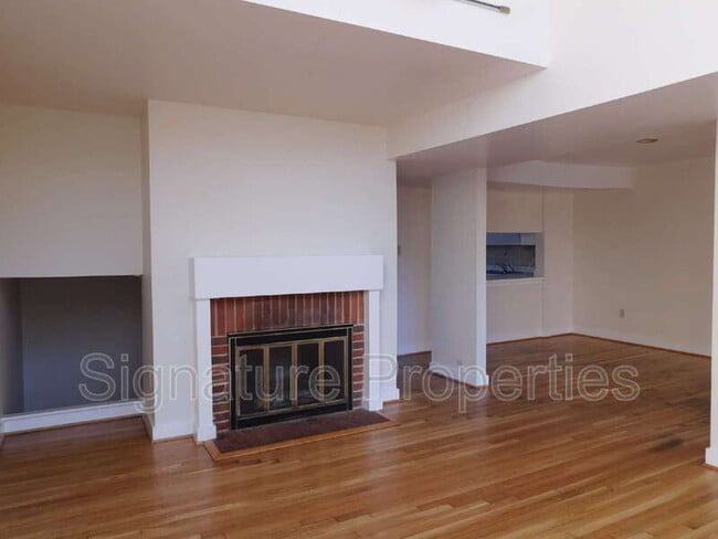 Building Photo - 10192 Iron Mill Rd