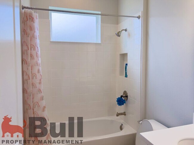 Building Photo - 1980 GOBLET COVE St