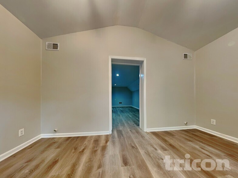 Building Photo - 40 Fair Ridge Ct