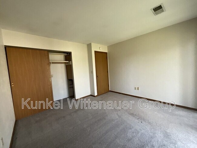 Building Photo - 177 Eagle Ridge