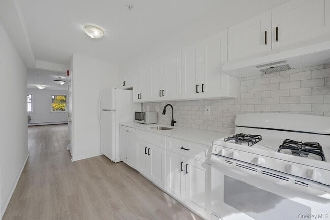 Building Photo - 38 Beekman Ave