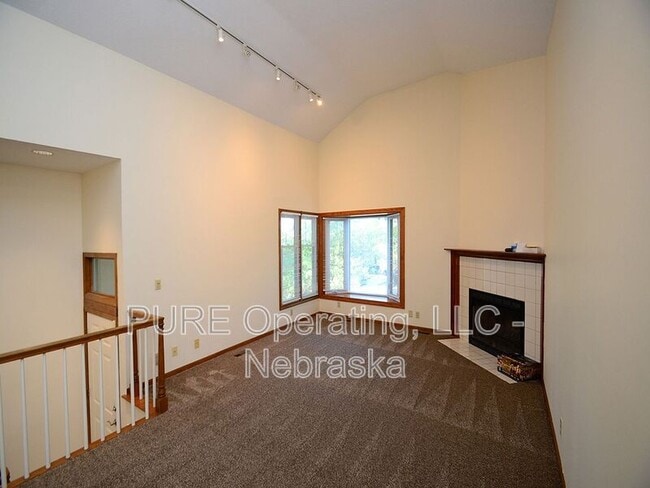 Building Photo - 1217 Pierce St