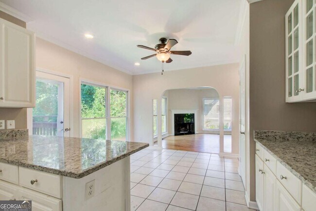 Building Photo - 2462 Empire Forest Dr