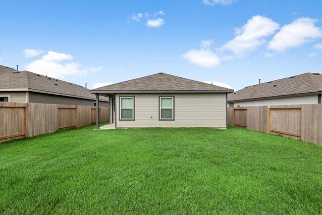 Building Photo - 13567 bay springs drive