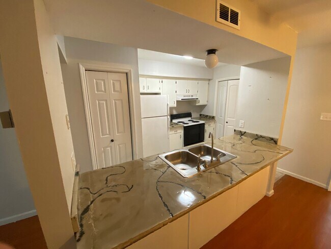 Building Photo - Charming 1BR Home with Loft & Vaulted Ceilings – Fresh Updates & Off-Street Parking!