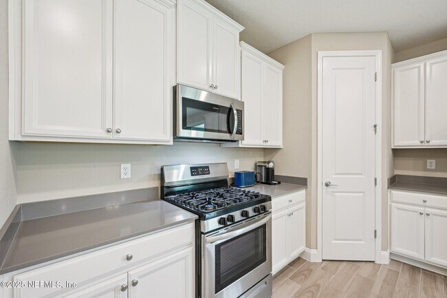Building Photo - 91 Ridgewind Dr