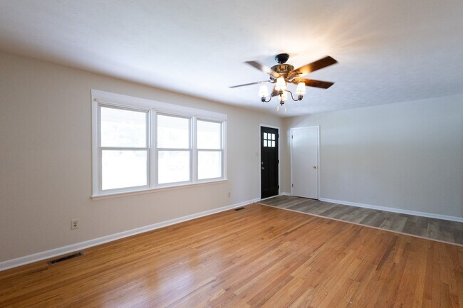 Building Photo - 815 Mount Olivet Girkin Rd