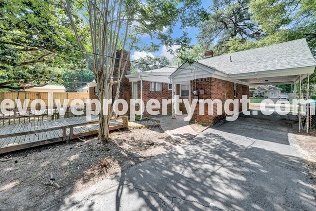 Building Photo - STUNNING RENOVATION IN PRIME LOCATION!! $5...