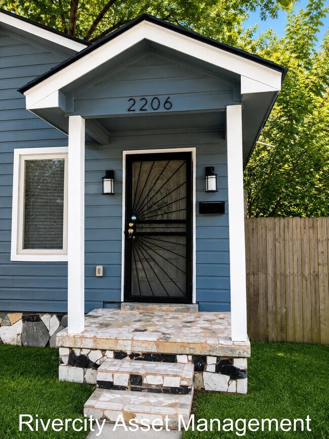 Building Photo - 2206 Lyon Ave