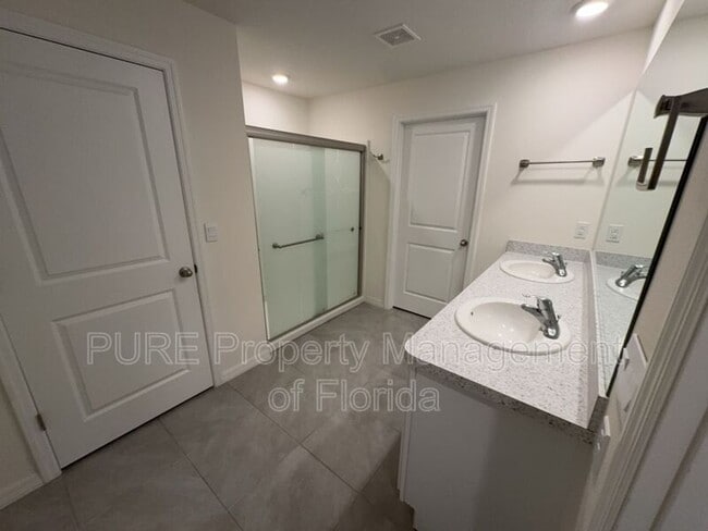 Building Photo - 618 SE 65th Terrace