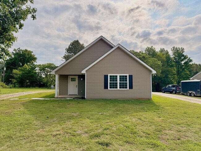 Building Photo - The Home You’ve Been Searching For!