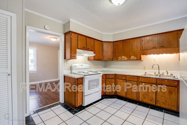 Building Photo - 604 Melba Ave