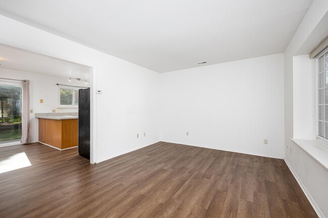 Building Photo - 1152 Rue Deauville Blvd