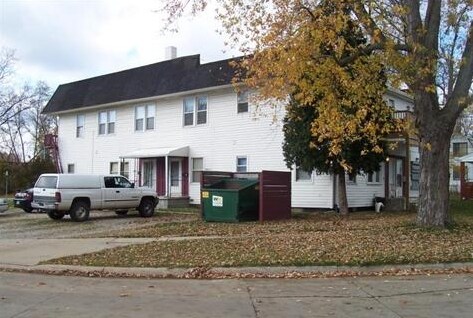 Building Photo - River Place Apartments