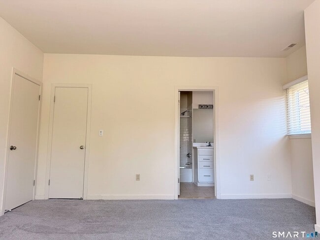 Building Photo - 106 Montoya Dr