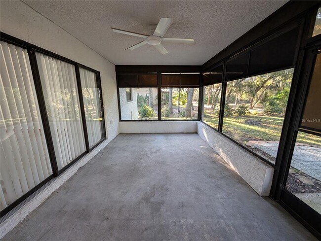 Building Photo - 3741 Thornbush Ln