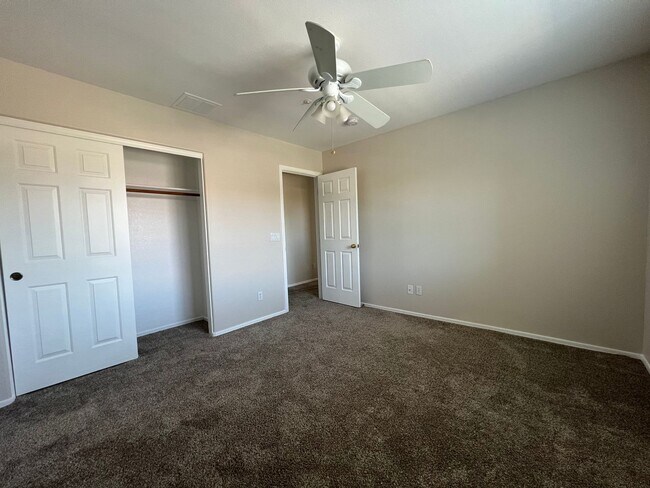 Building Photo - Fabulous Gilbert Location near San Tan Mall