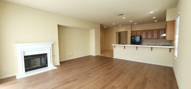 Building Photo - Beautiful Ideal Family Home: 3 Bedrooms, 2...