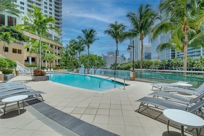 Building Photo - 901 Brickell Key Blvd
