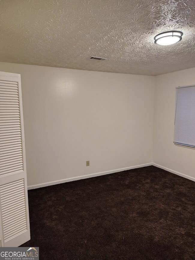 Building Photo - 7045 Brentwood Ct