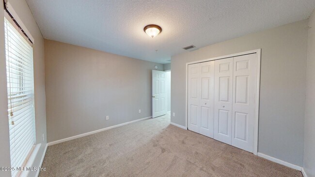 Building Photo - 7063 Deer Lodge Cir