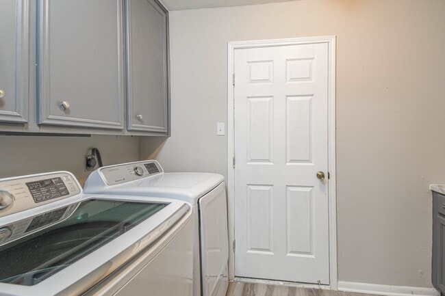 Building Photo - 17311 Methil Dr