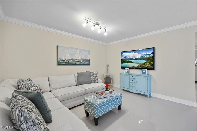 Building Photo - 2100 Gulf Shore Blvd N