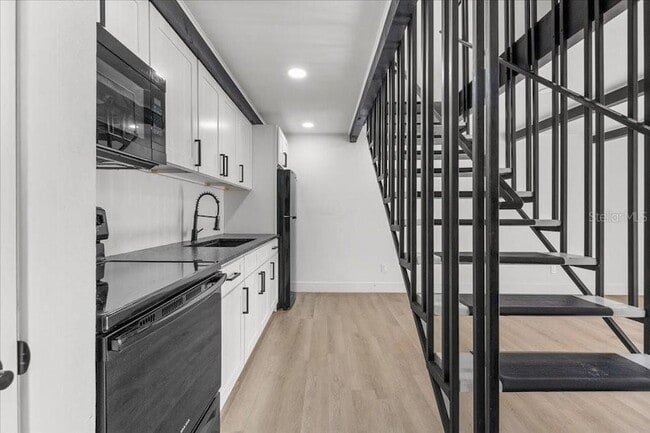 Building Photo - 4414 Overlook Dr