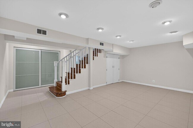Building Photo - 4325 47th St NW