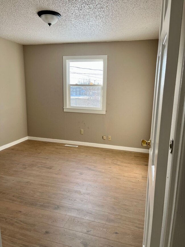 Building Photo - Beautiful 5 Bedroom, 2 bathroom Home