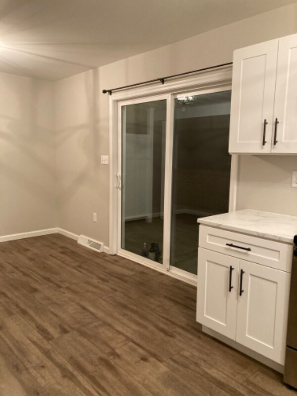 Building Photo - 1052 Stonybridge Dr