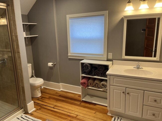 Building Photo - 1113 Vermont St