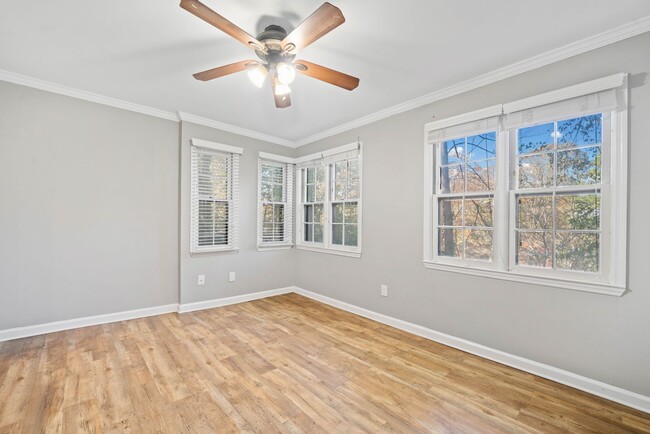 Building Photo - 2 Bed Condo Available In Cross Creek Commu...