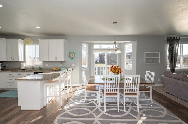 Building Photo - 4112 E Gazelle Run