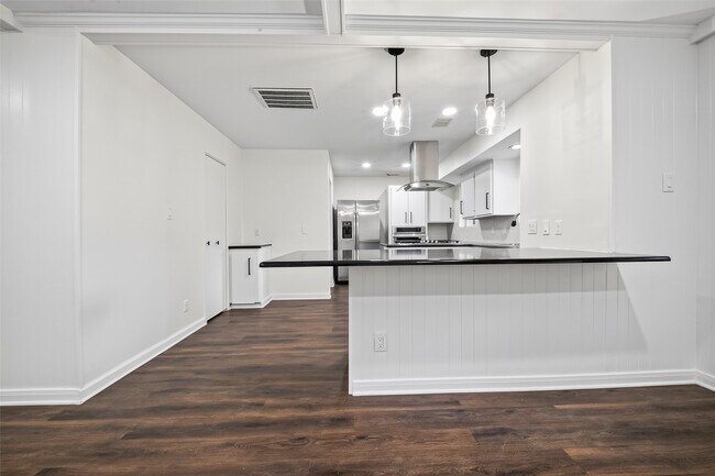 Building Photo - 5830 Yarwell Dr