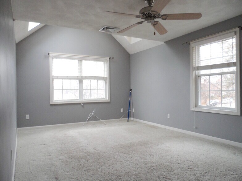 Building Photo - 63 Sturgis St
