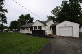 Building Photo - Charming 3-bedroom, 1.5-bathroom house loc...
