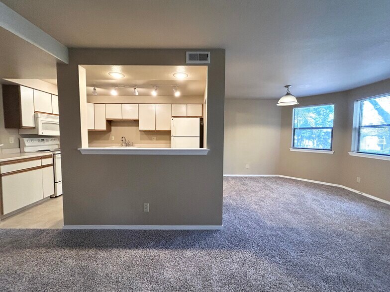 Building Photo - 3757 S Gekeler Ln